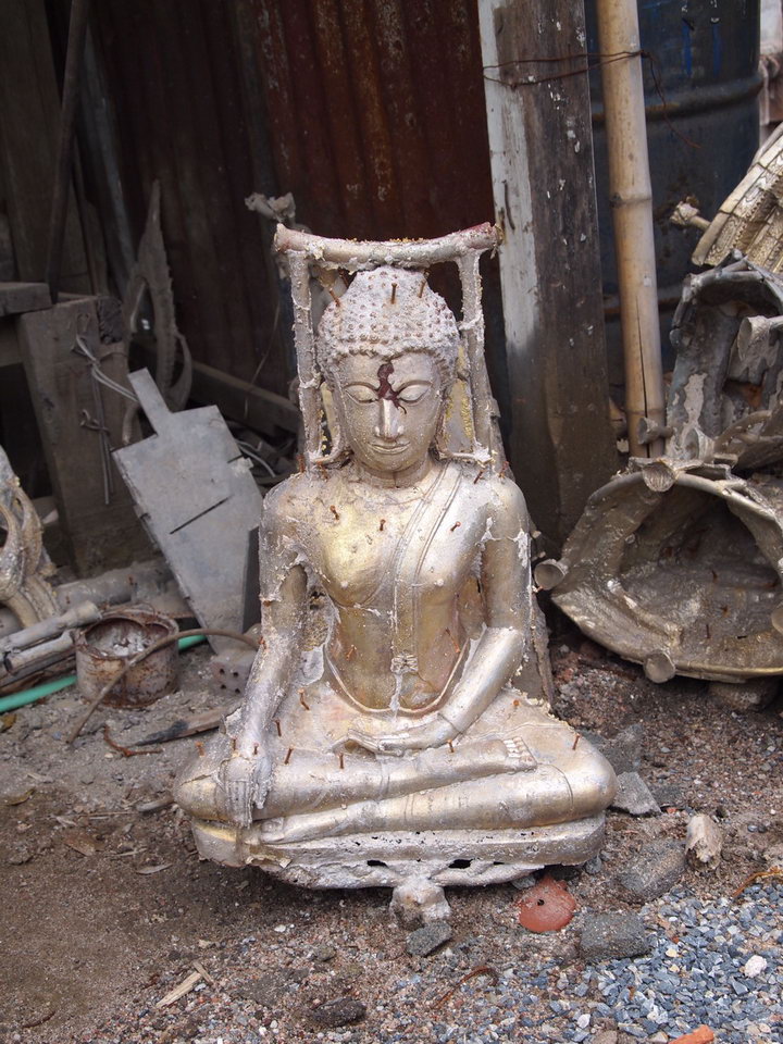 making brass buddha statue 001